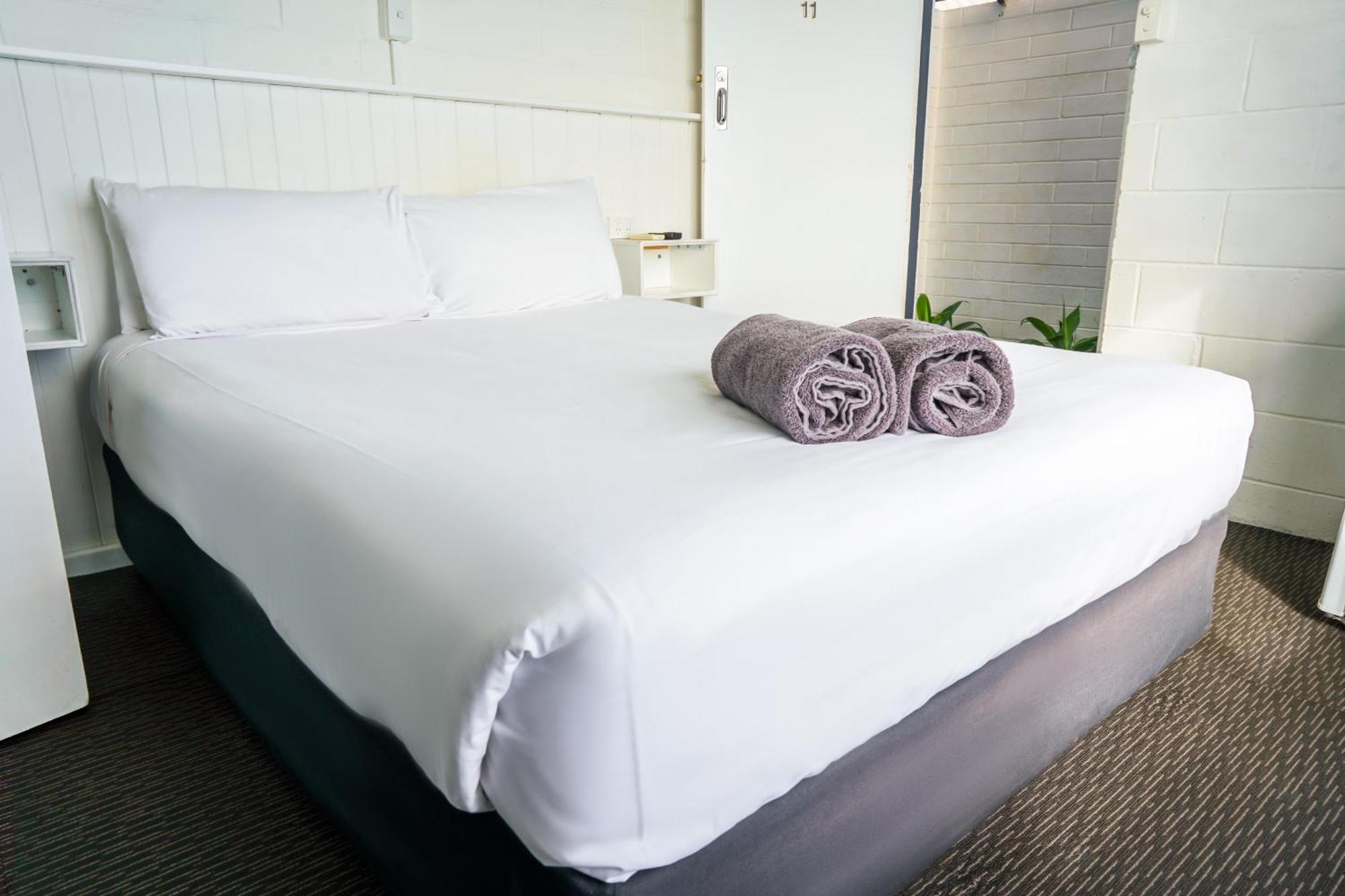 Meningie Waterfront Motel Bagian luar foto