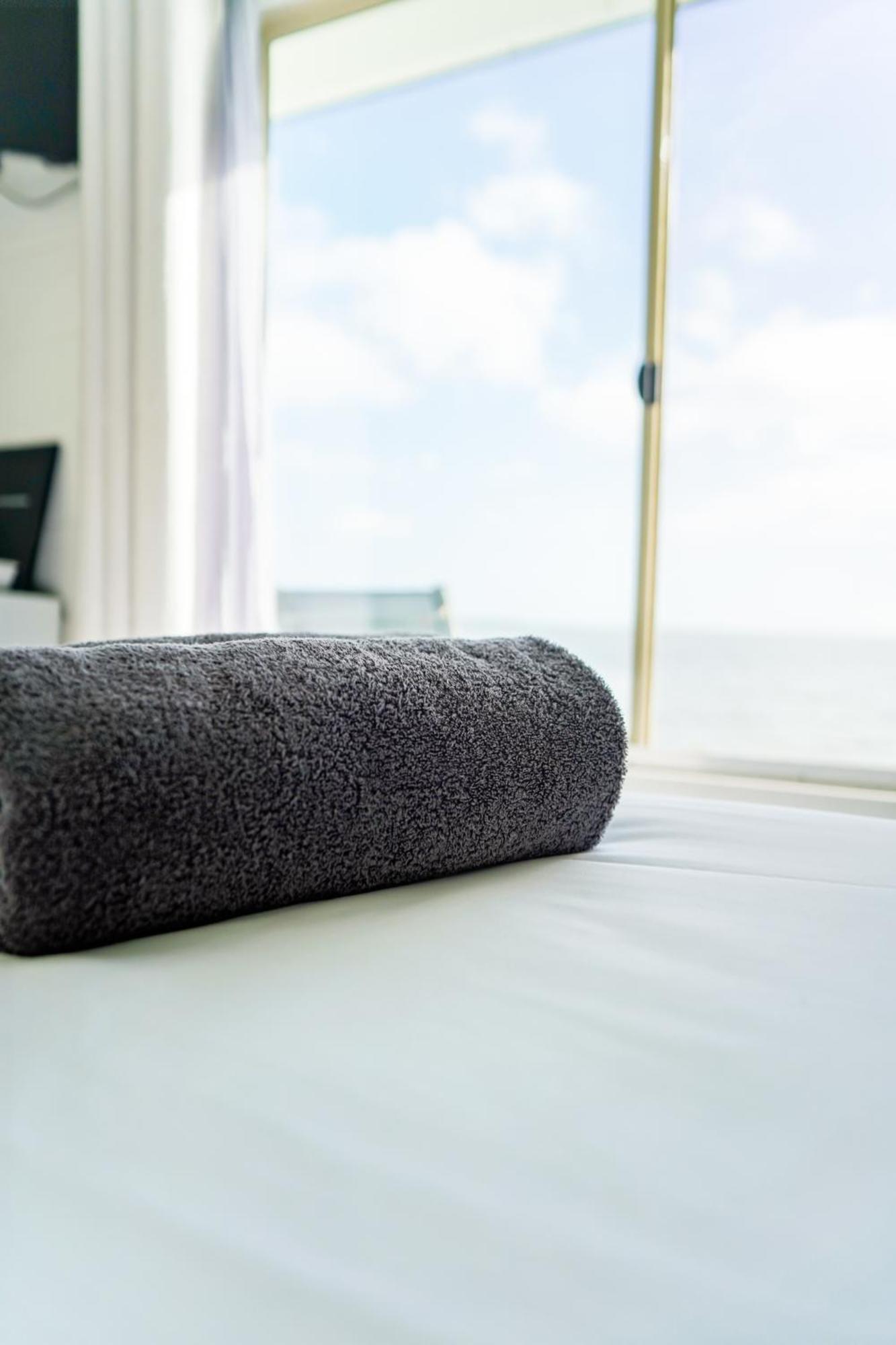 Meningie Waterfront Motel Bagian luar foto