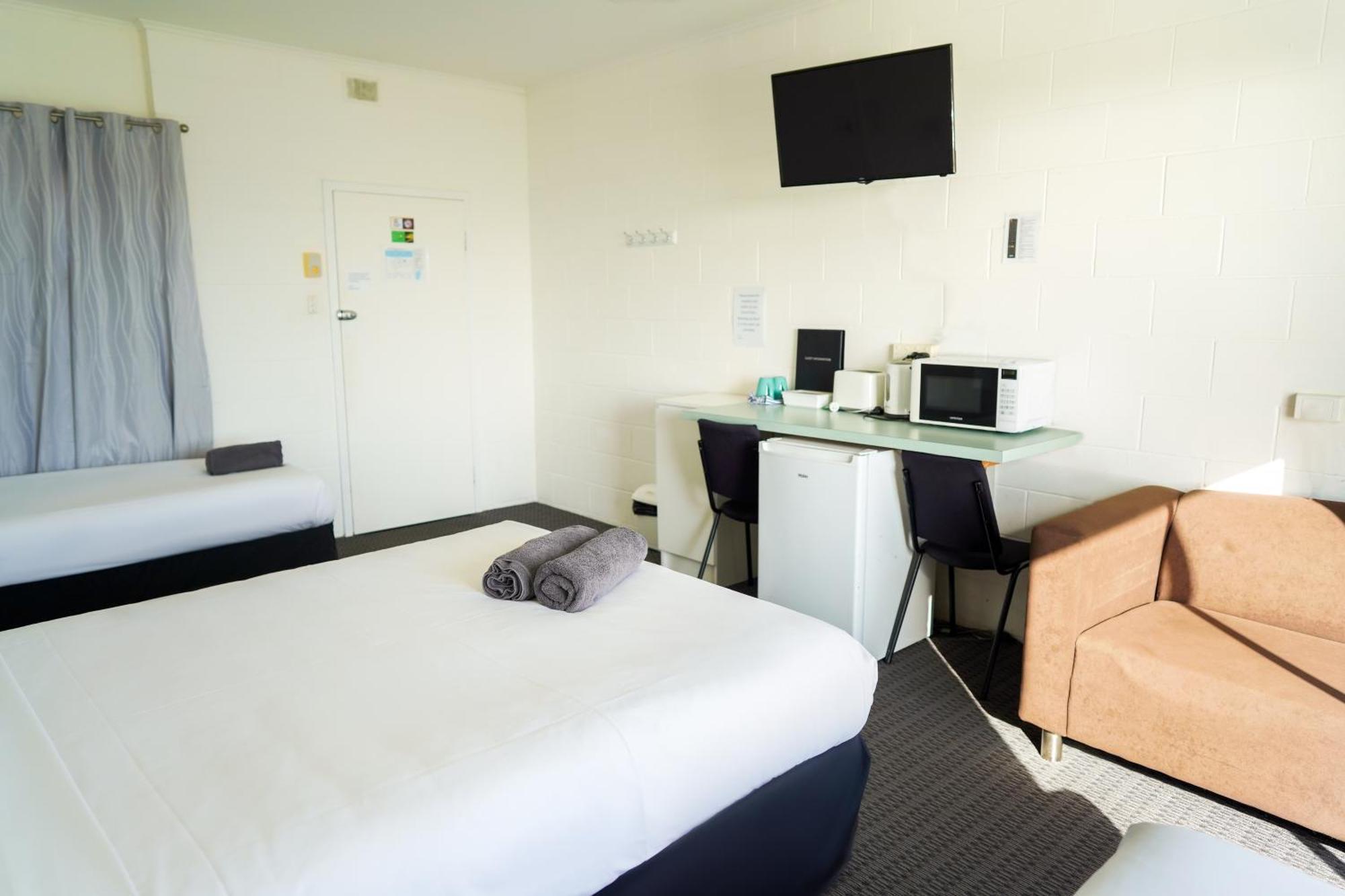 Meningie Waterfront Motel Bagian luar foto