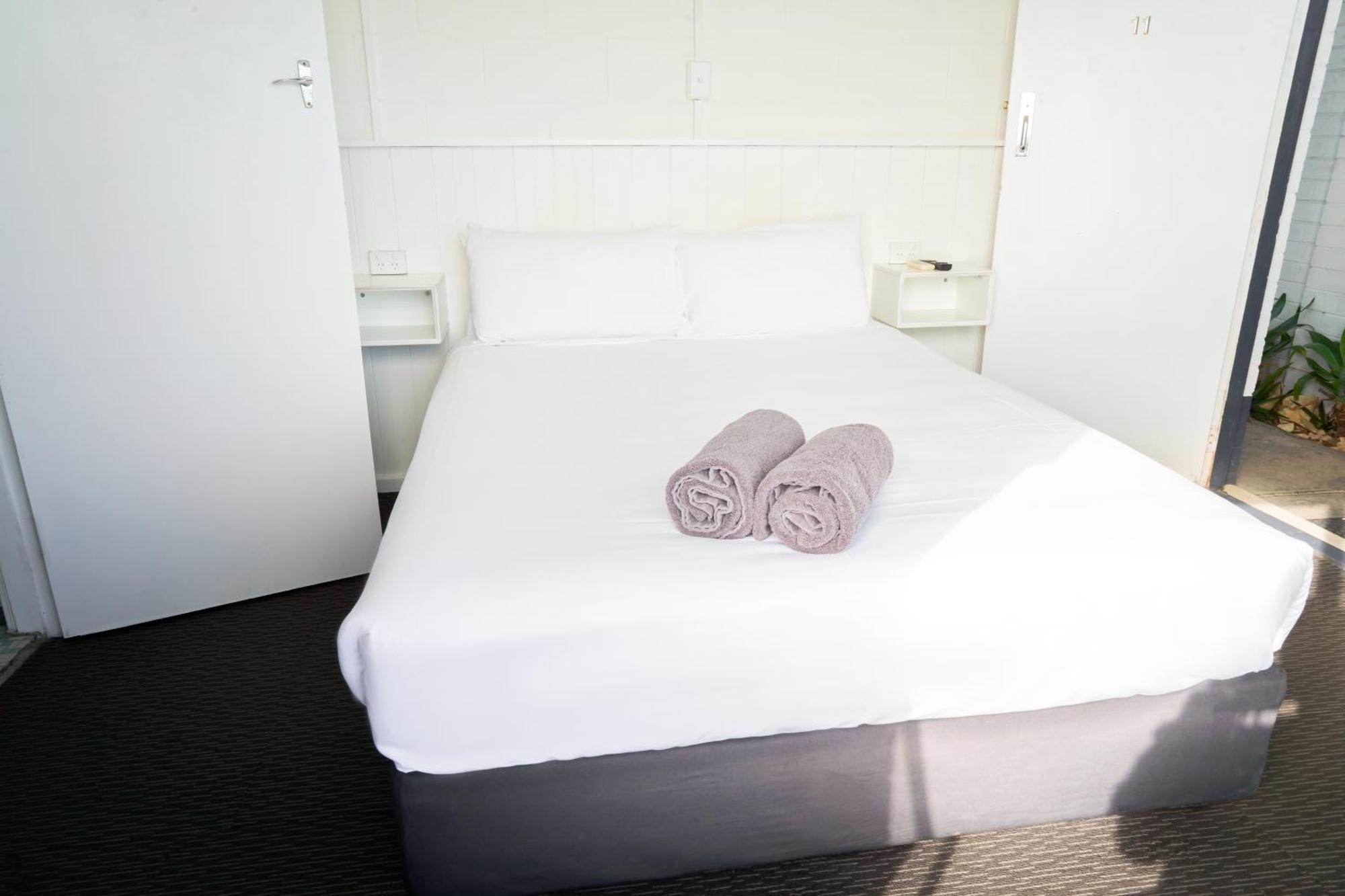 Meningie Waterfront Motel Bagian luar foto