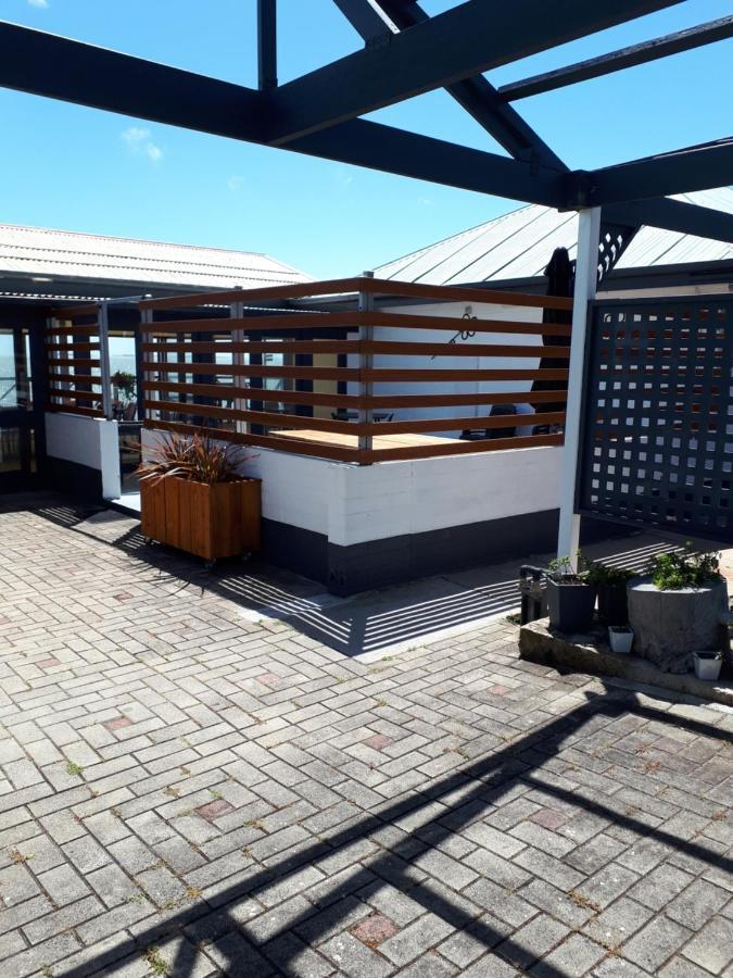 Meningie Waterfront Motel Bagian luar foto