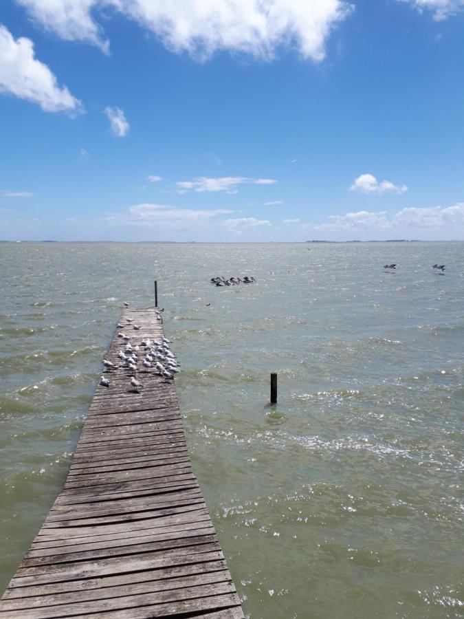 Meningie Waterfront Motel Bagian luar foto