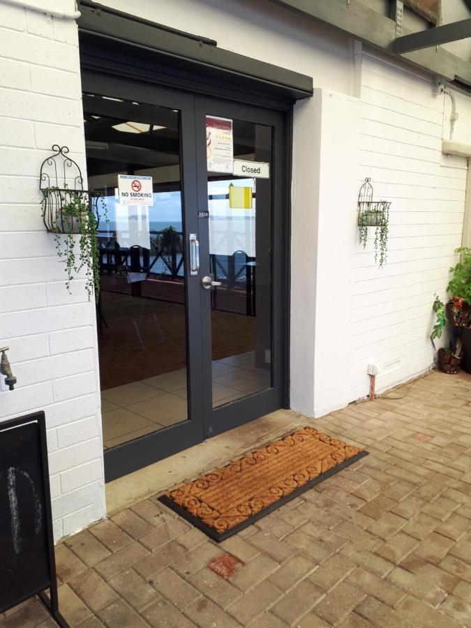 Meningie Waterfront Motel Bagian luar foto